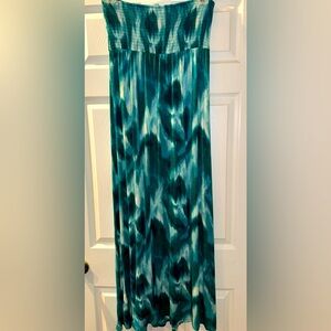 Bright turquoise and white maxi dress M